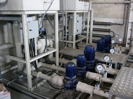 水冷冷水機(jī)組試驗(yàn)裝置